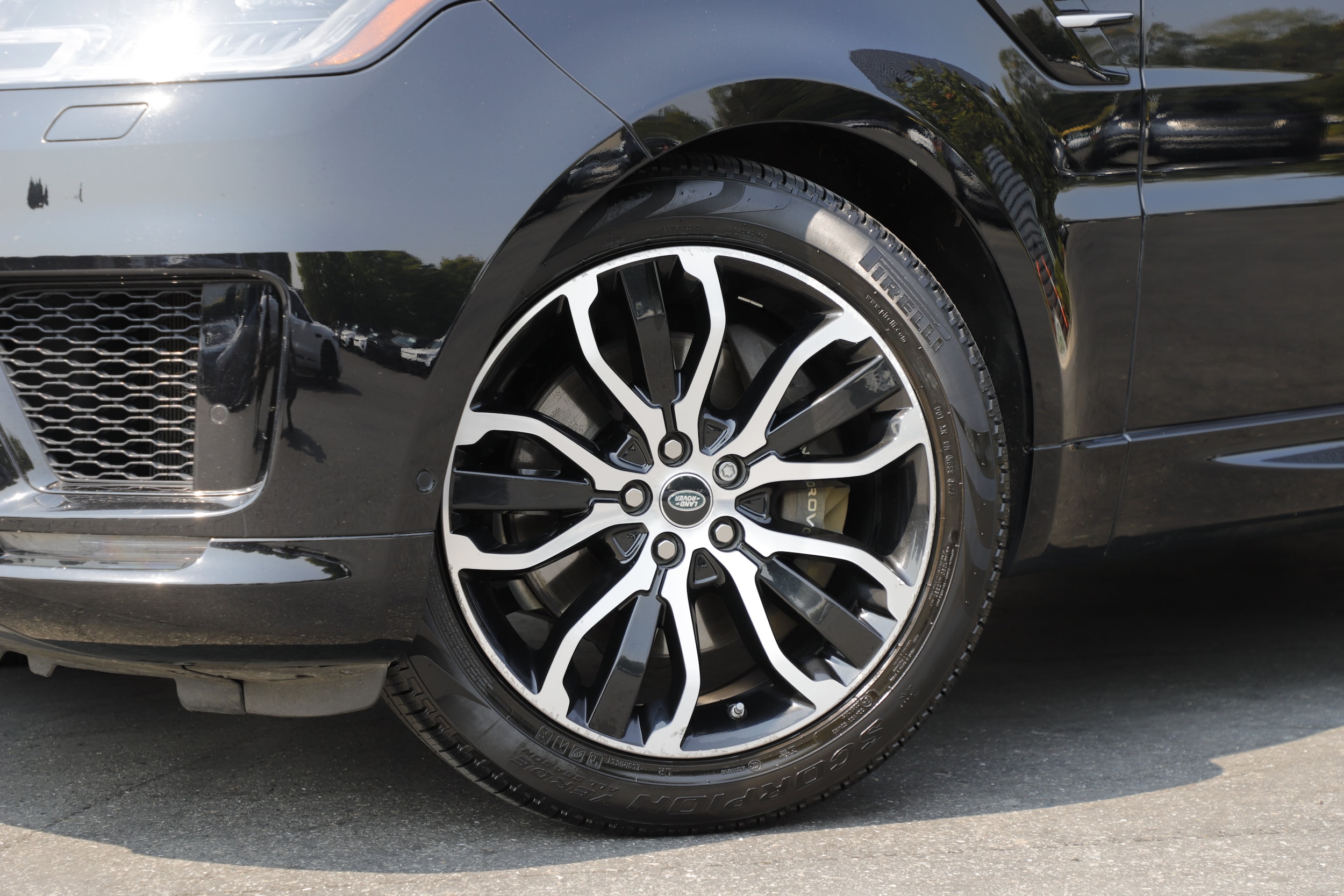 Used 2020 Land Rover Range Rover Sport HSE with VIN SALWR2RY2LA709427 for sale in Bellevue, WA