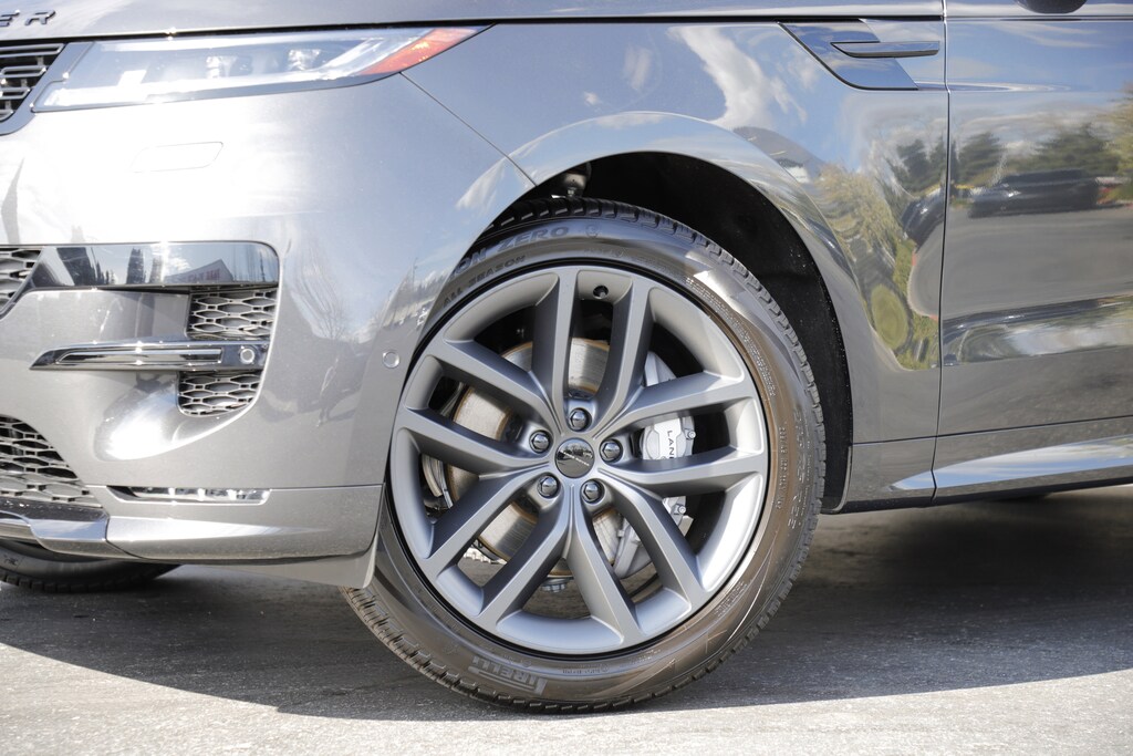 New 2026 Land Rover Range Rover Sport Dynamic SE SUV
