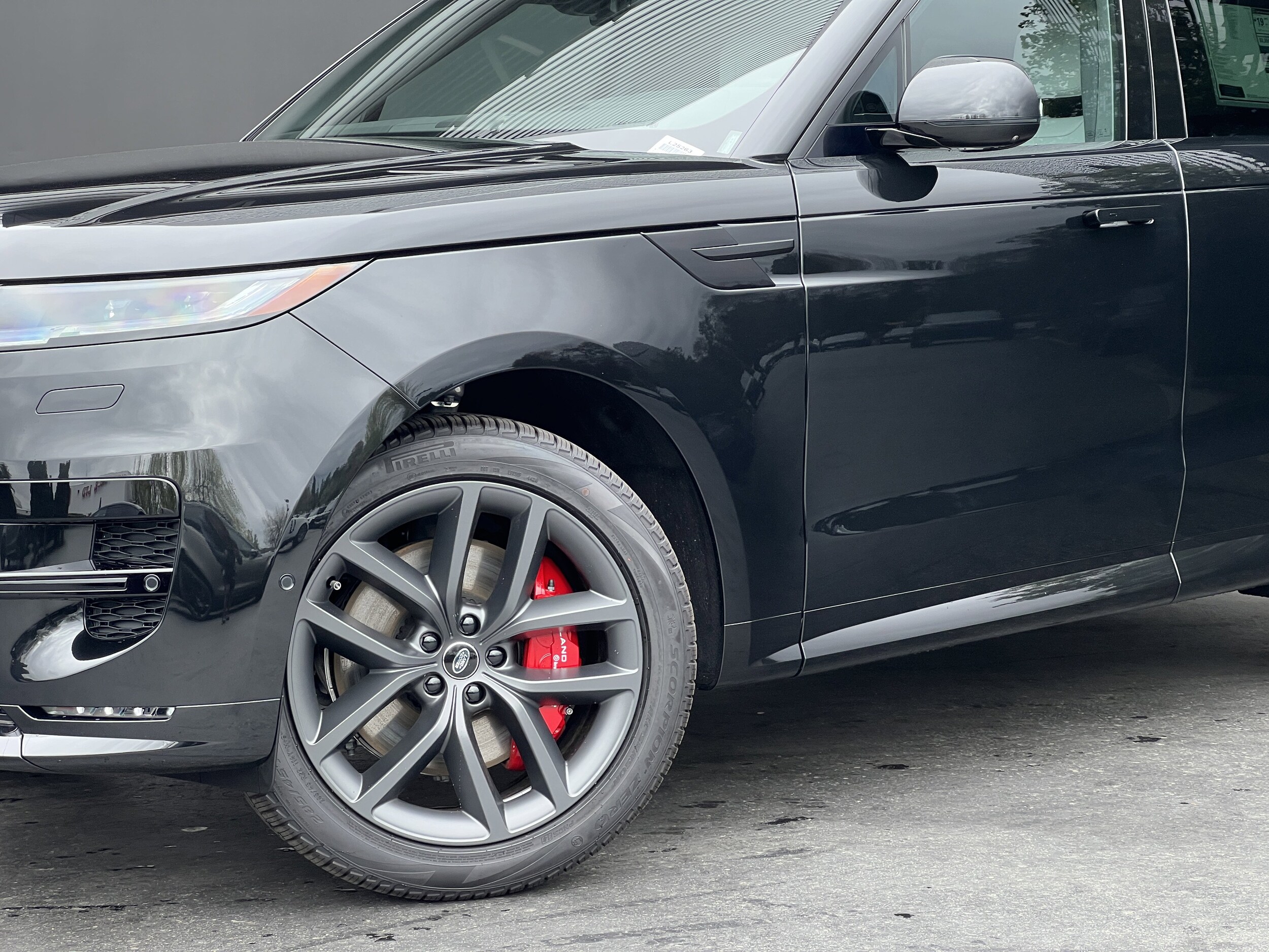 2025 Land Rover Range Rover Sport SE photo 2