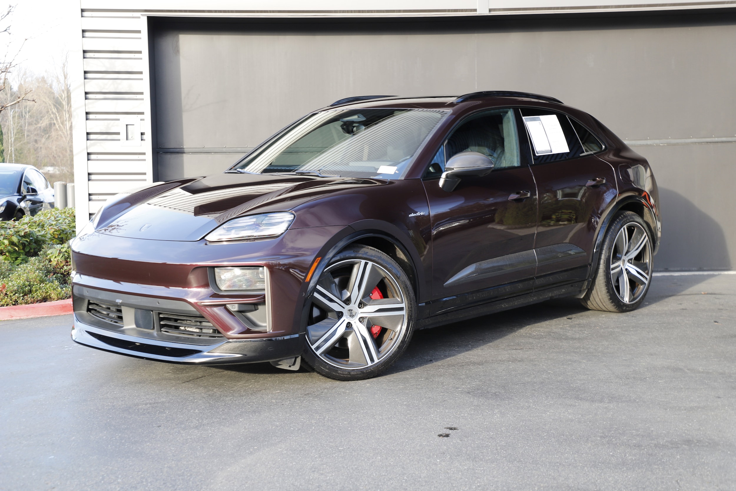 2024 Porsche Macan Turbo Electric's photo