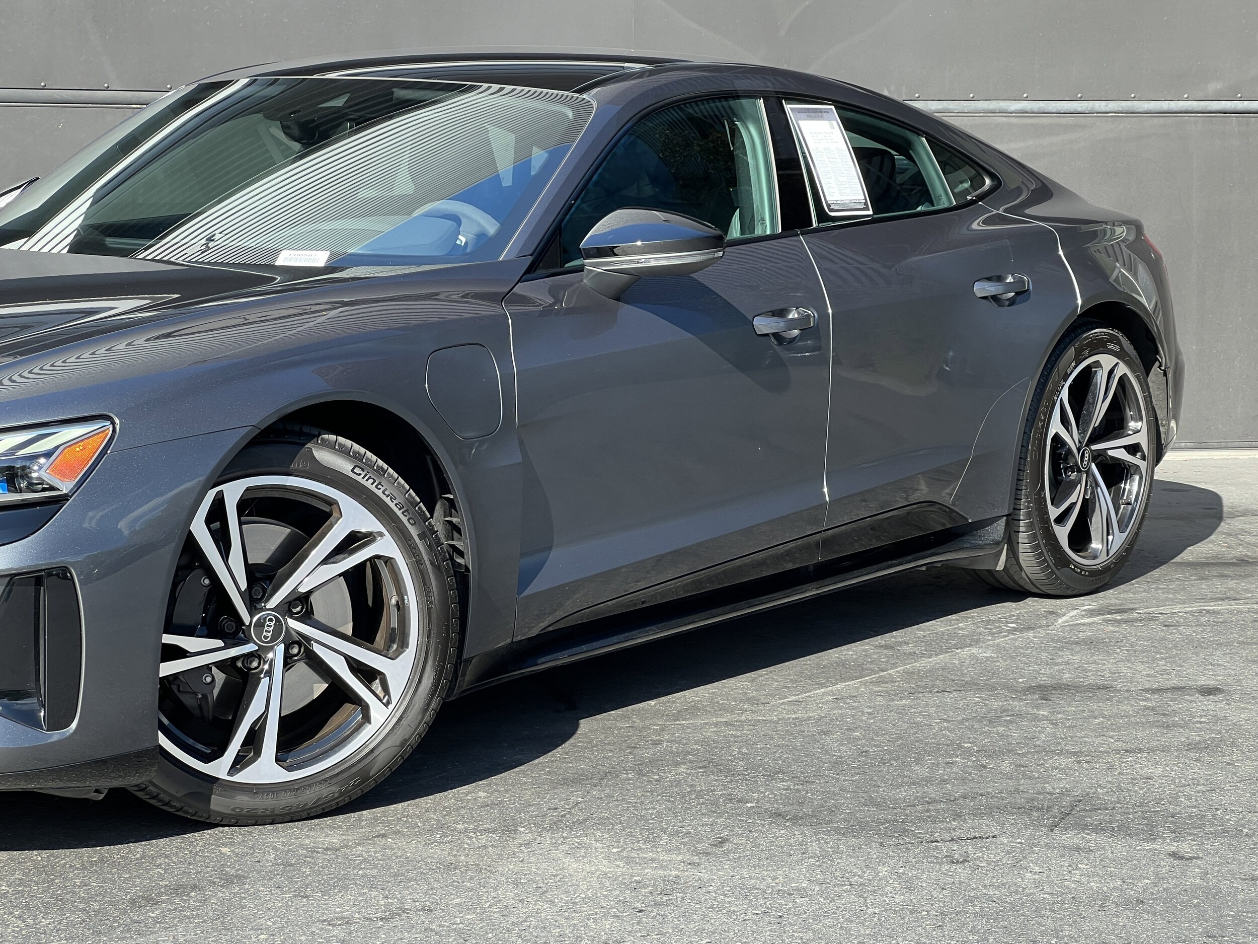 2022 Audi e-tron GT Premium Plus photo 2