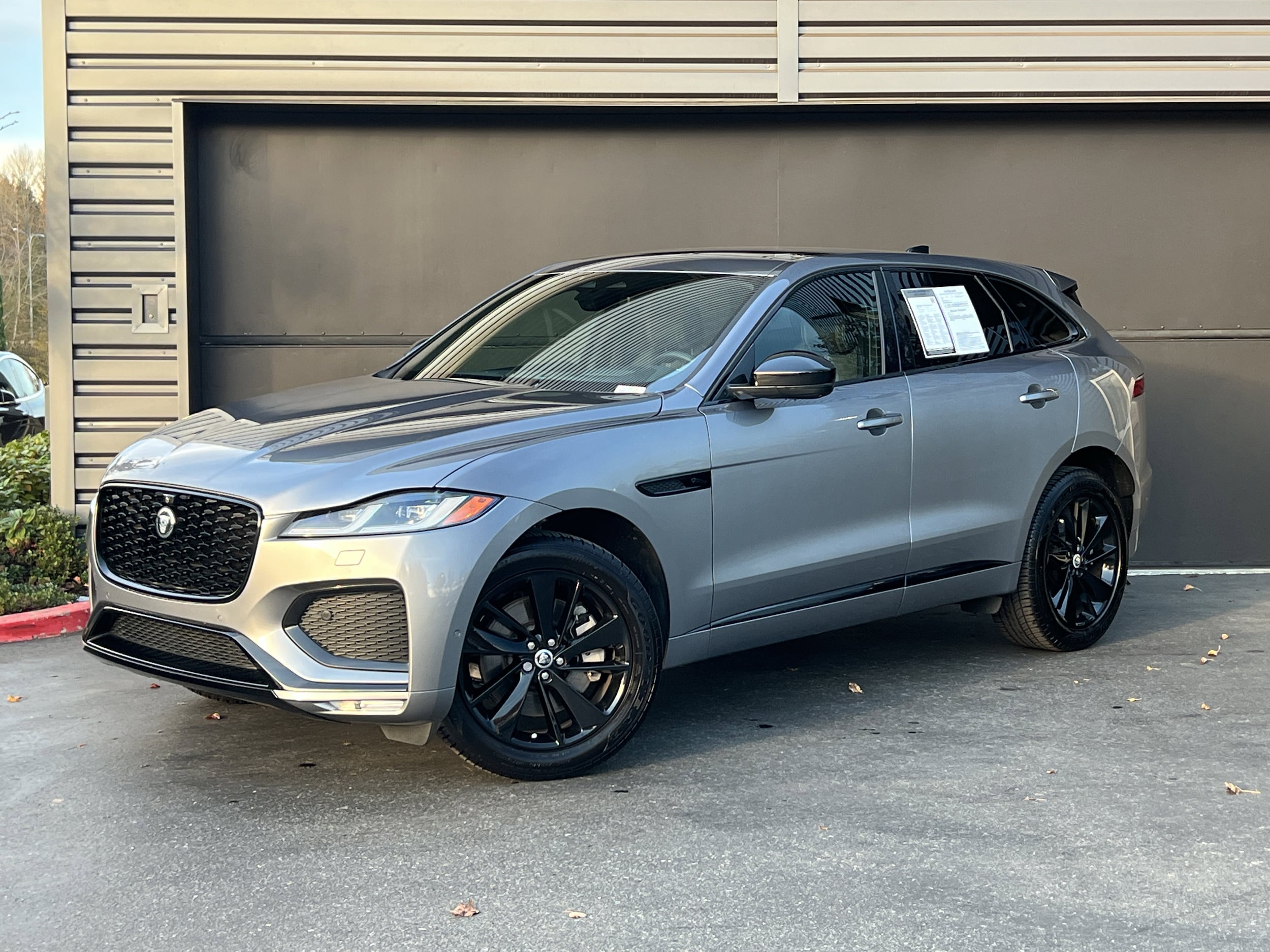 2026 Jaguar F-Pace R-Dynamic S's photo