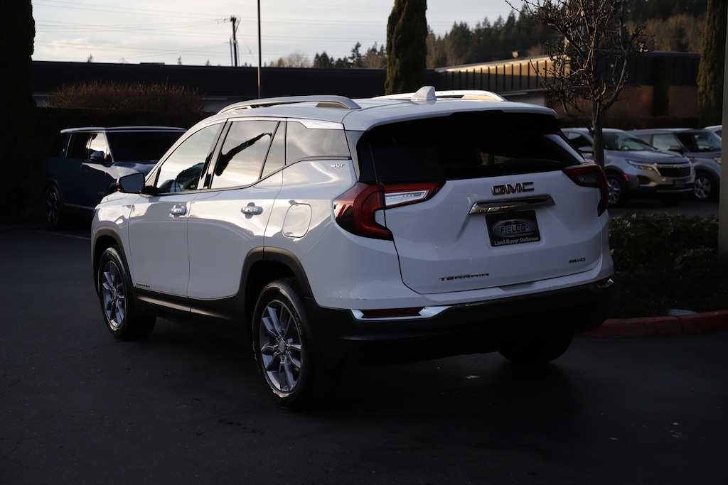 Used 2024 GMC Terrain SLT SUV