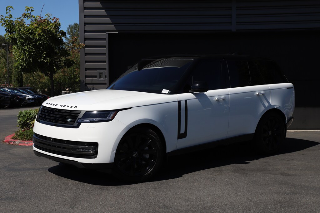 Used 2025 Land Rover Range Rover P530 SE SUV