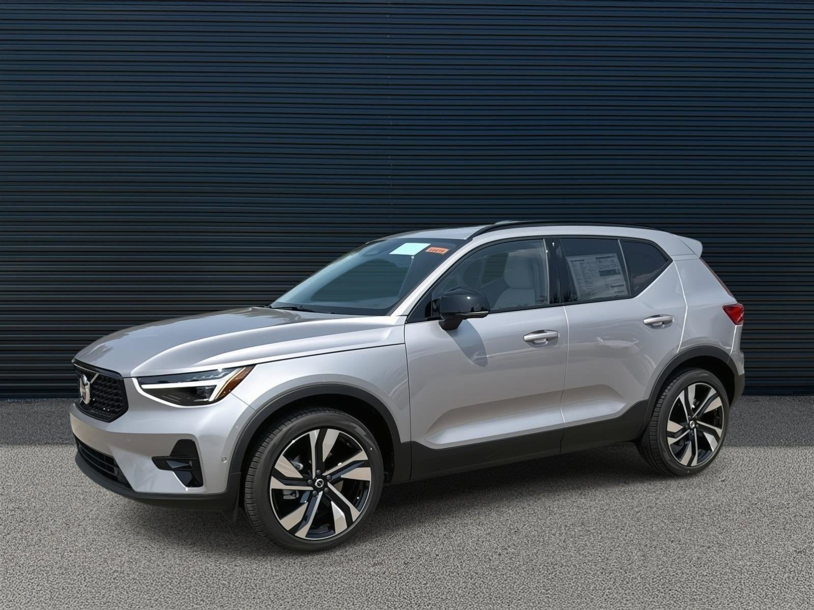 2026 Volvo XC40