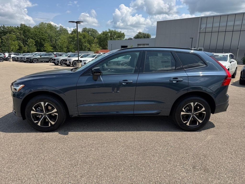 New 2026 Volvo XC60 B5 Core SUV