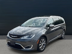 2017 Chrysler Pacifica Limited Van