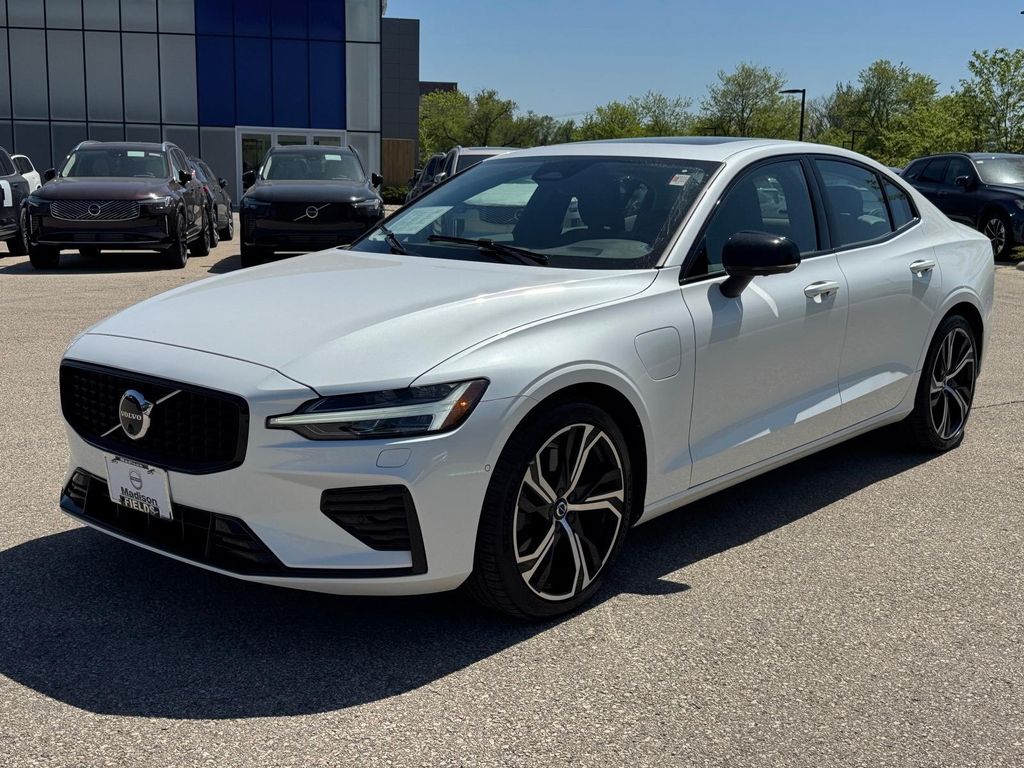 2023 Volvo S60 T8 Recharge Plus Dark Theme AWD's photo