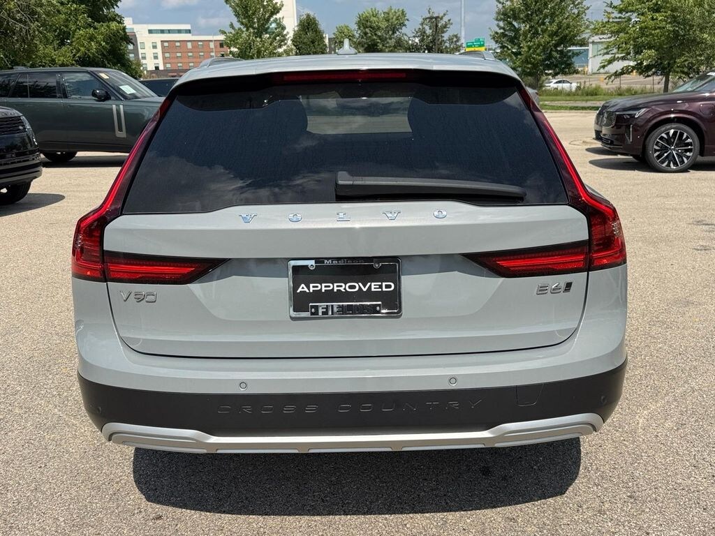 Certified 2025 Volvo V90 Cross Country B6 Ultra Wagon