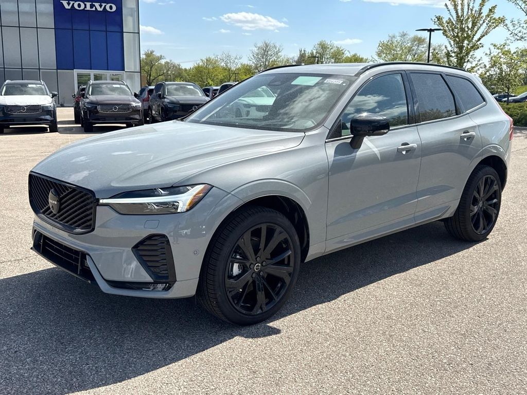 2026 Volvo XC60 B5 Ultra Black Edition Theme AWD's photo