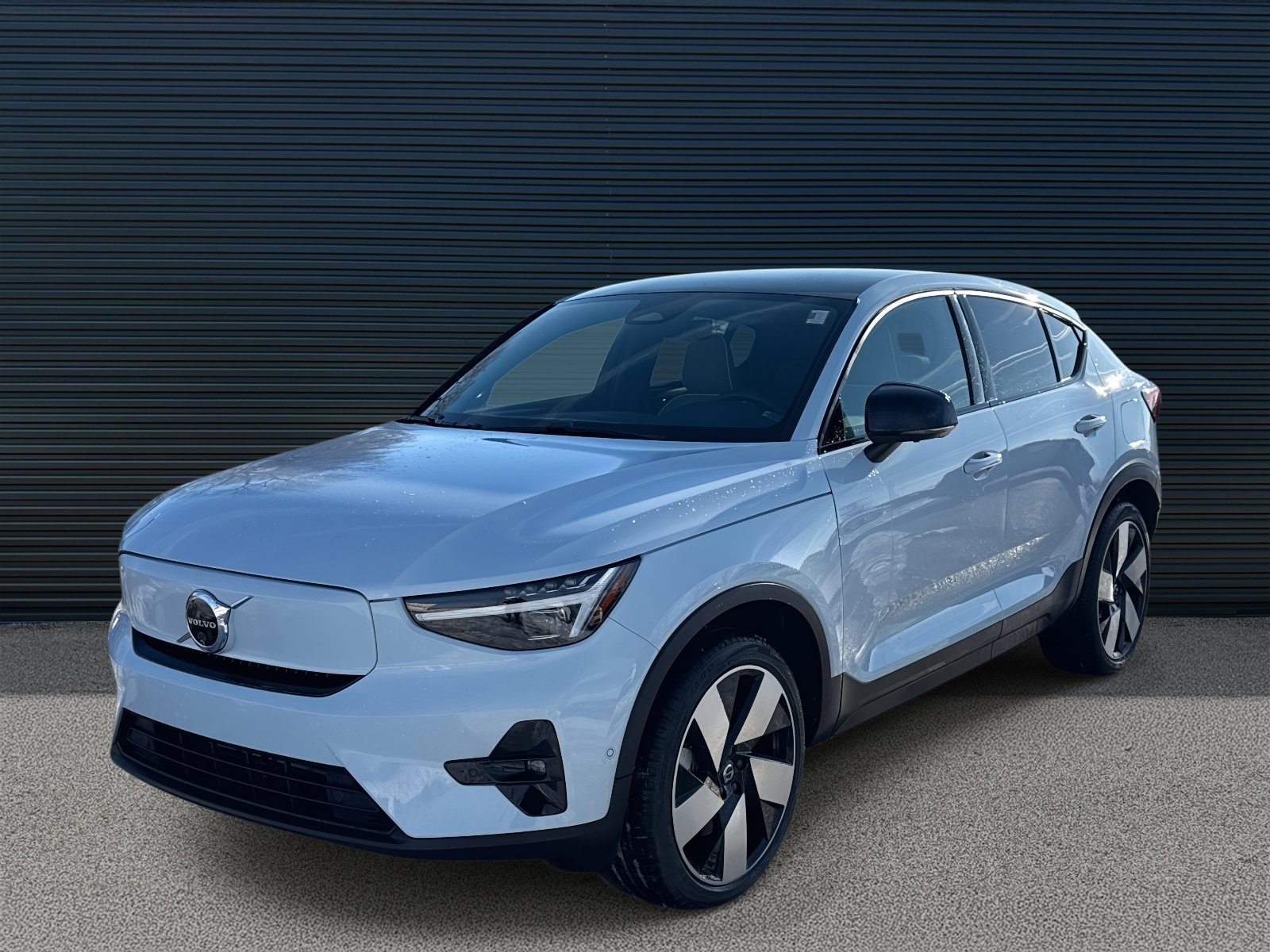 2024 Volvo C40 Ultimate's photo