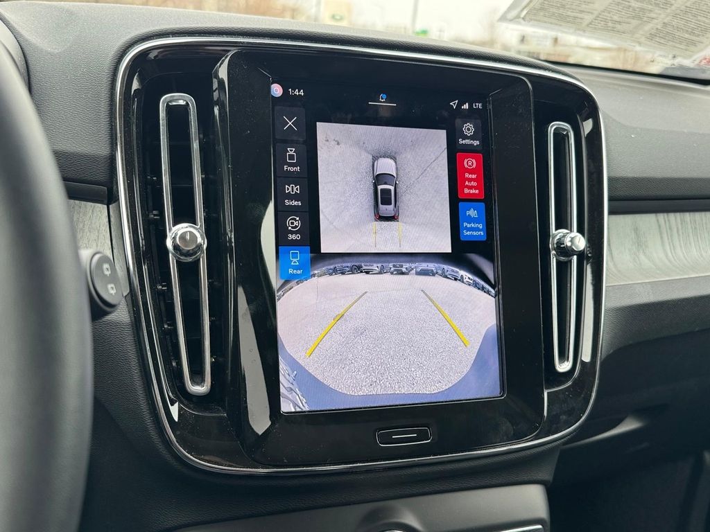 2026 Volvo XC40 Plus - Photo 19