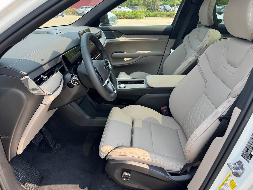 2025 Volvo EX90 Plus - Photo 7