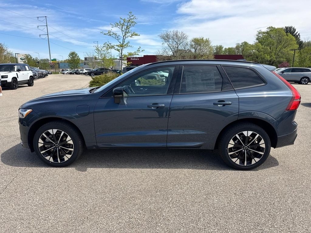 New 2026 Volvo XC60 plug-in hybrid T8 Plus SUV