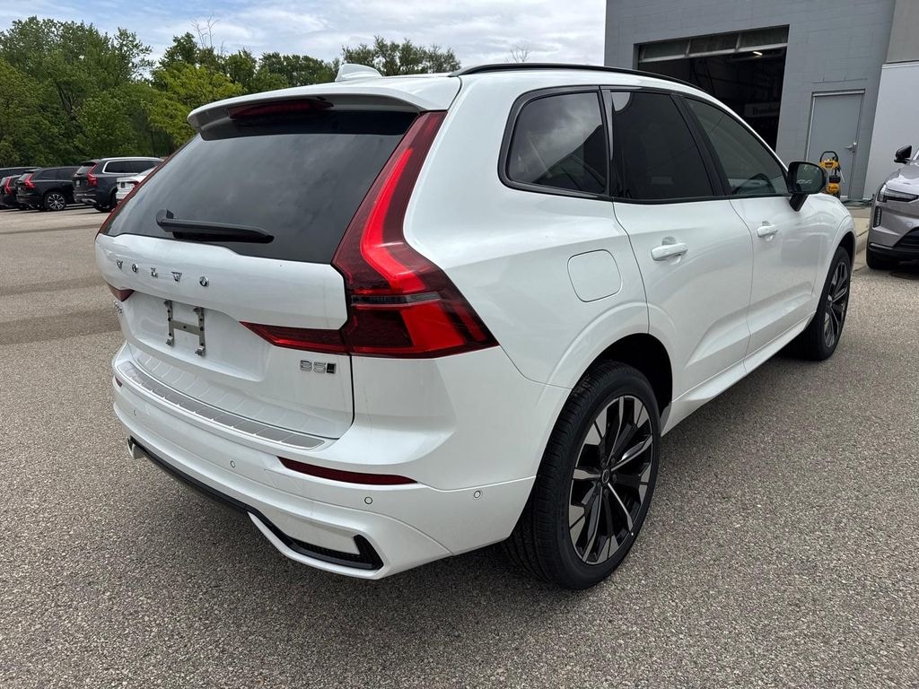New 2026 Volvo XC60 B5 Plus SUV