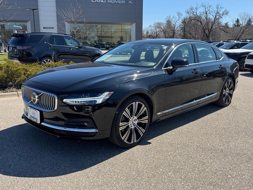 2023 Volvo S90 B6 Ultimate AWD's photo