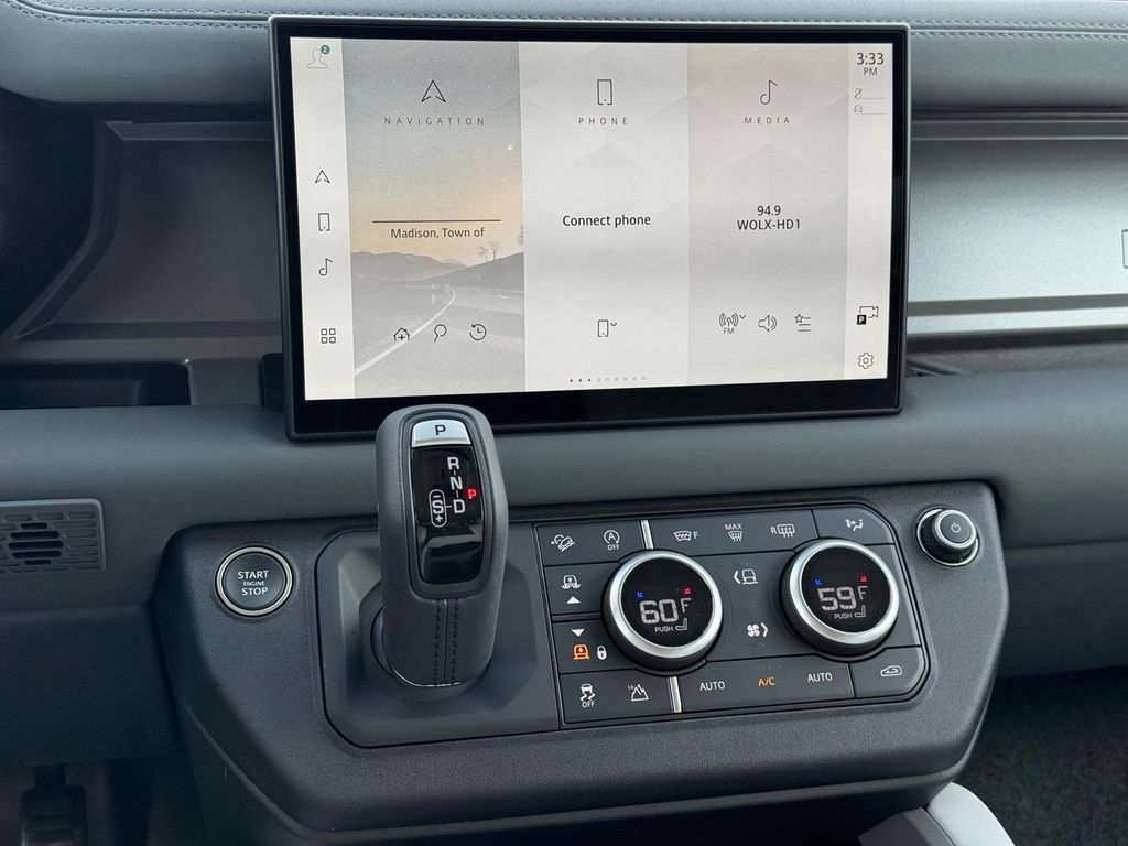 2025 Land Rover Defender V8 - Photo 11