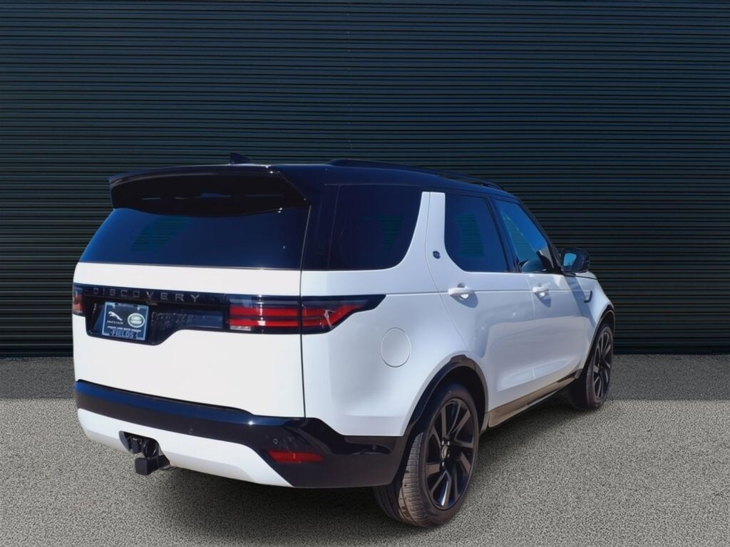 Used 2025 Land Rover Discovery P300 Dynamic SE SUV