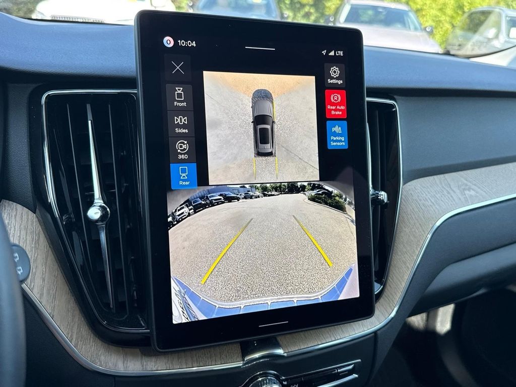 2026 Volvo XC60 Plus - Photo 19