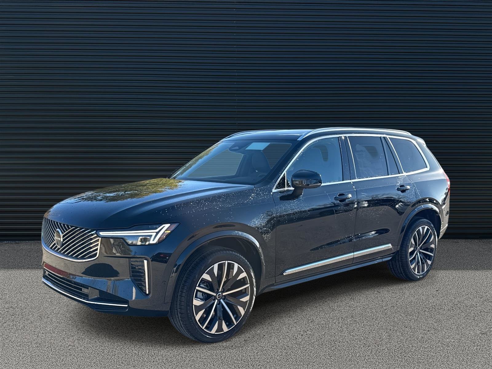 2026 Volvo XC90 Plus's photo