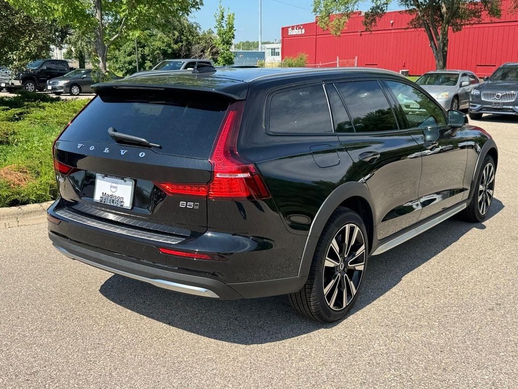 New 2026 Volvo V60 Cross Country B5 Ultra Wagon