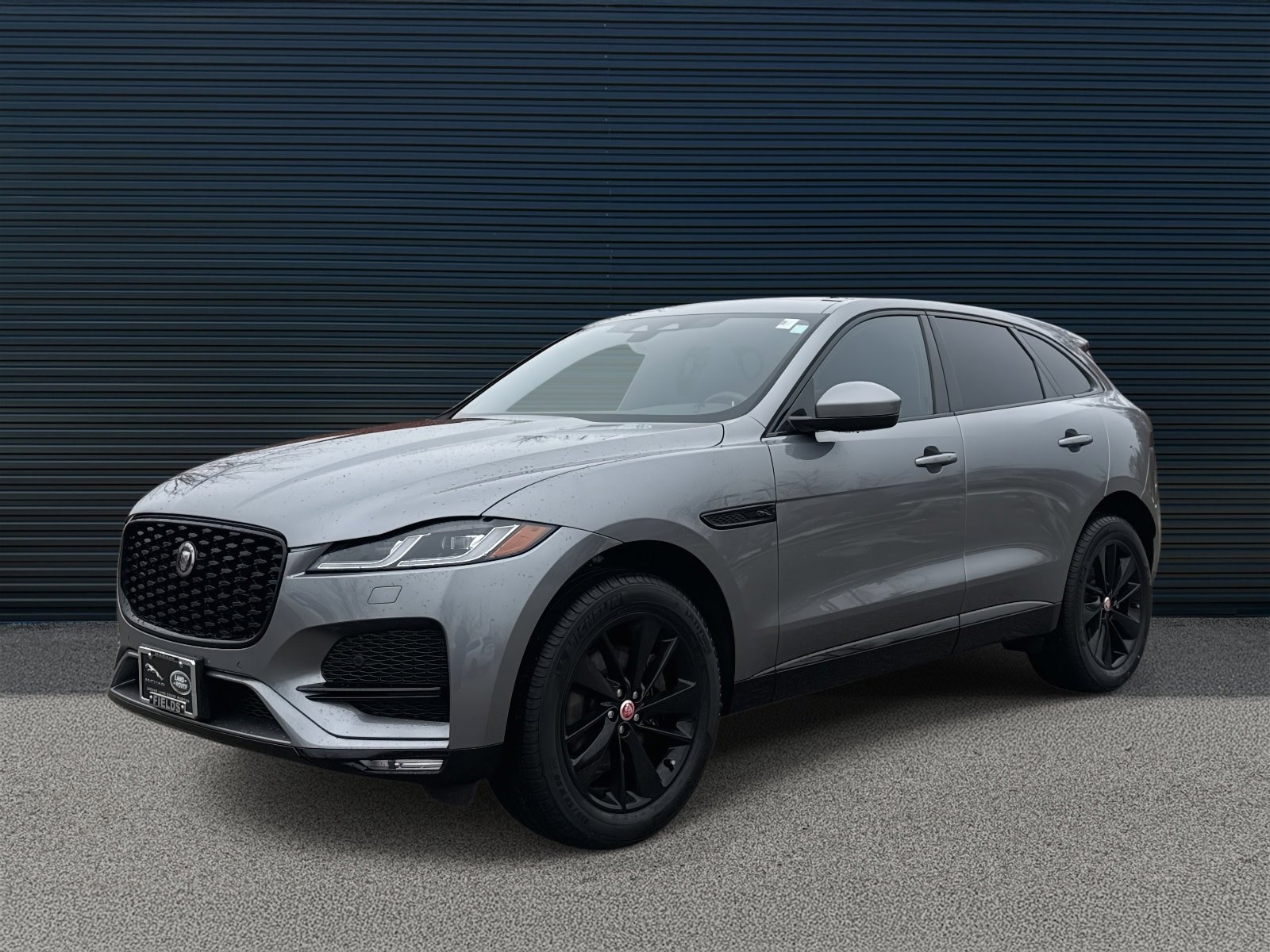 2022 Jaguar F-Pace S's photo