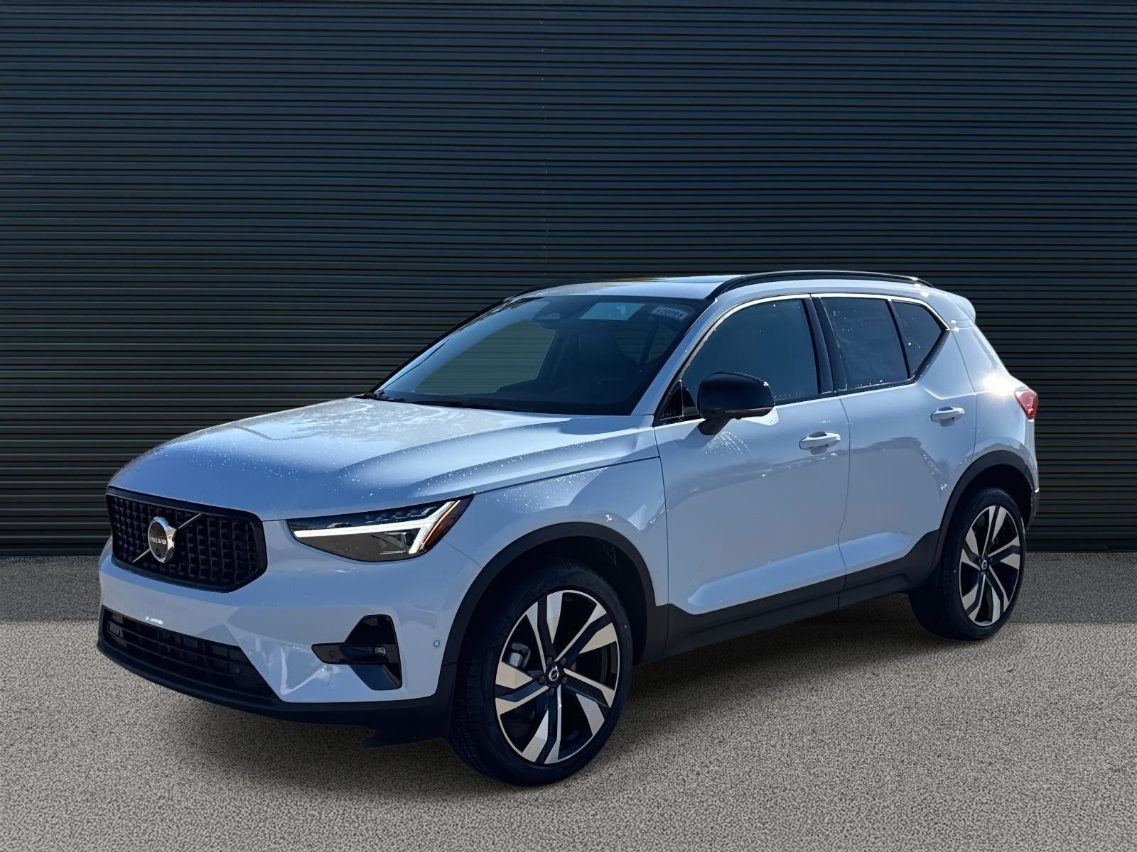 2026 Volvo XC40
