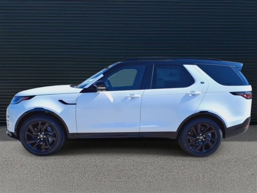 Used 2025 Land Rover Discovery P300 Dynamic SE SUV