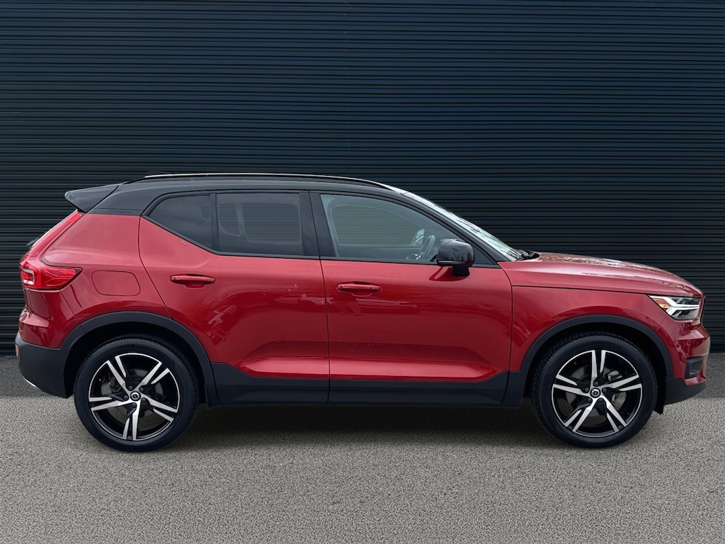 Used 2020 Volvo XC40 T5 R-Design SUV