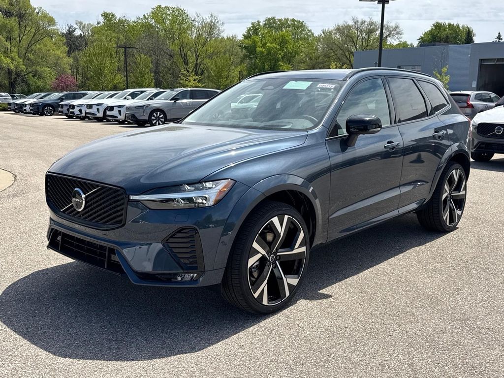 2026 Volvo XC60 B5 Ultra Dark AWD's photo