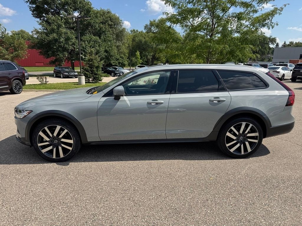 Certified 2025 Volvo V90 Cross Country B6 Ultra Wagon