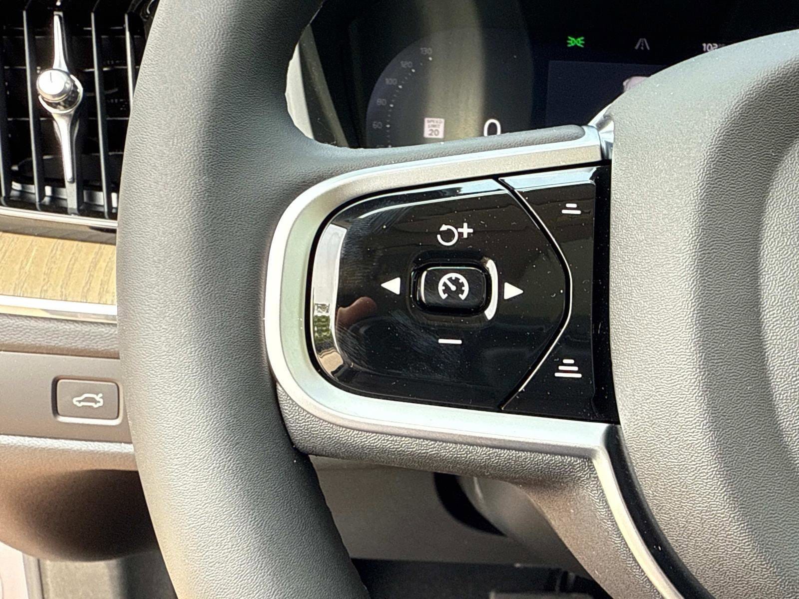 2026 Volvo XC60 Plus - Photo 29