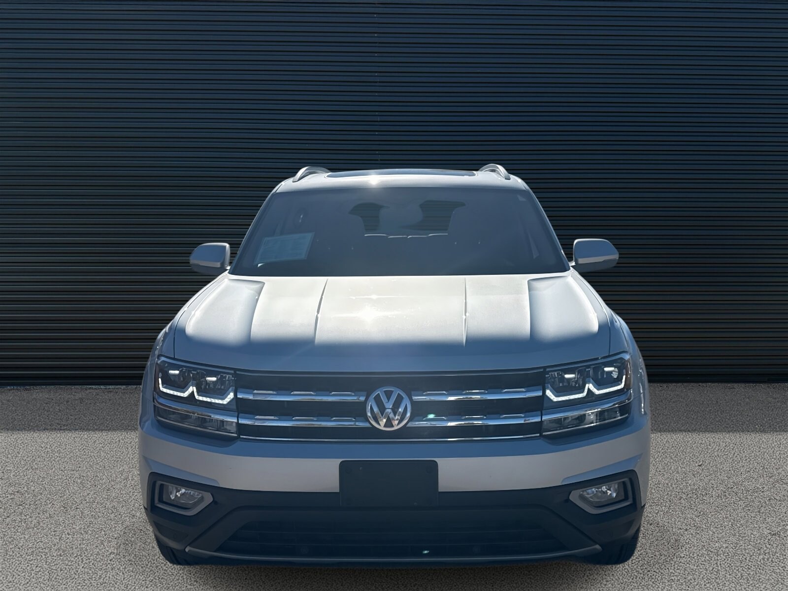2018 Volkswagen Atlas V6 SEL photo 2