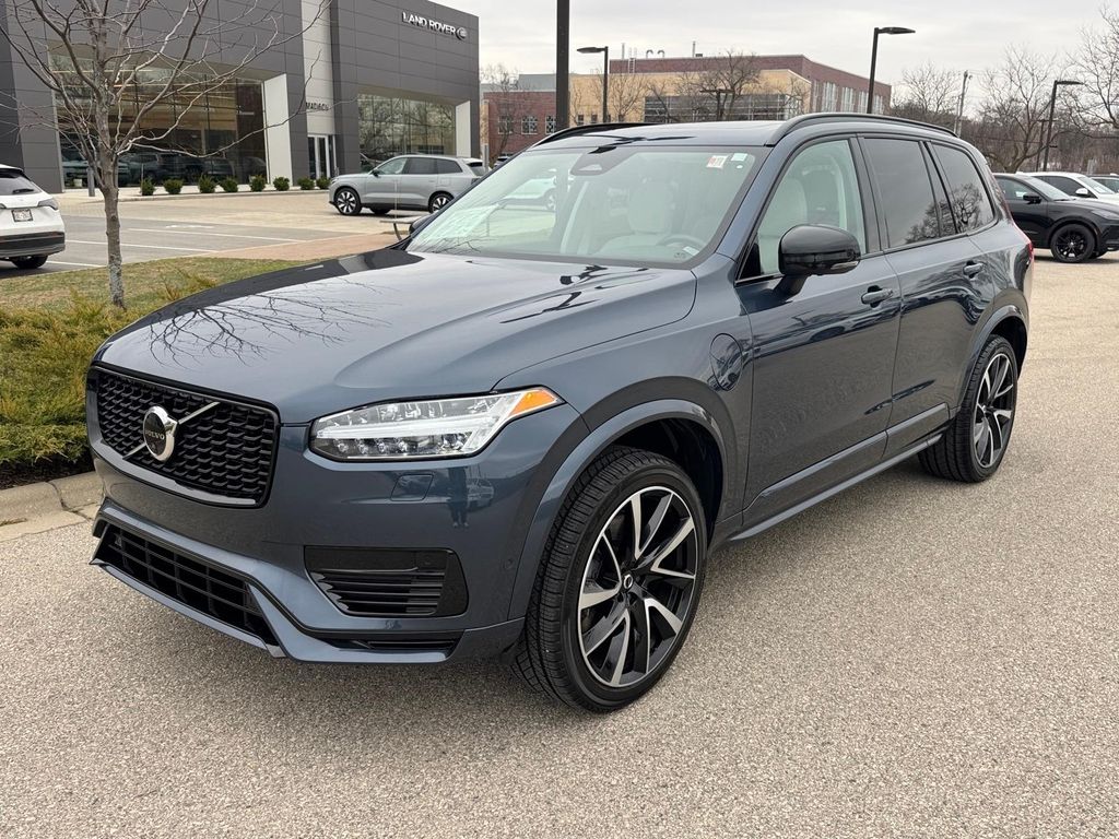 2023 Volvo XC90 T8 Recharge Plus Dark Theme 7-Seater 4WD's photo