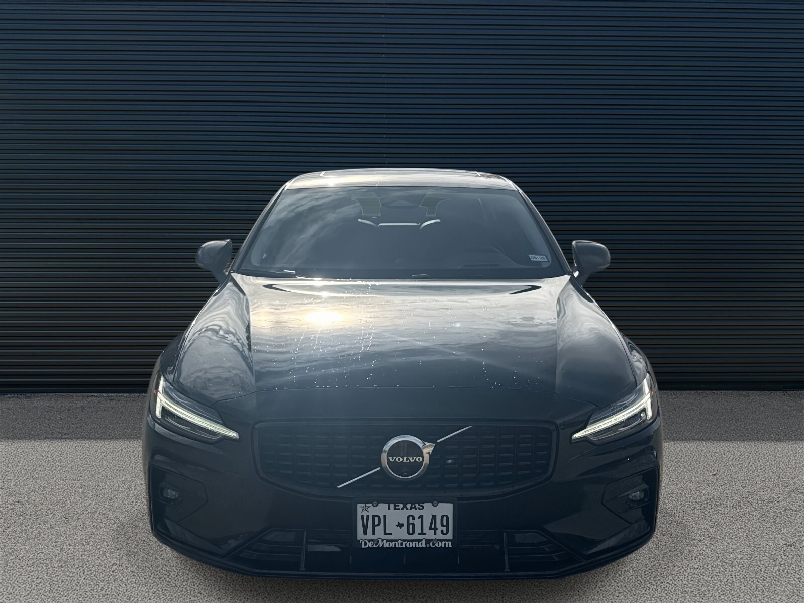 2024 Volvo S60 B5 Ultimate photo 2