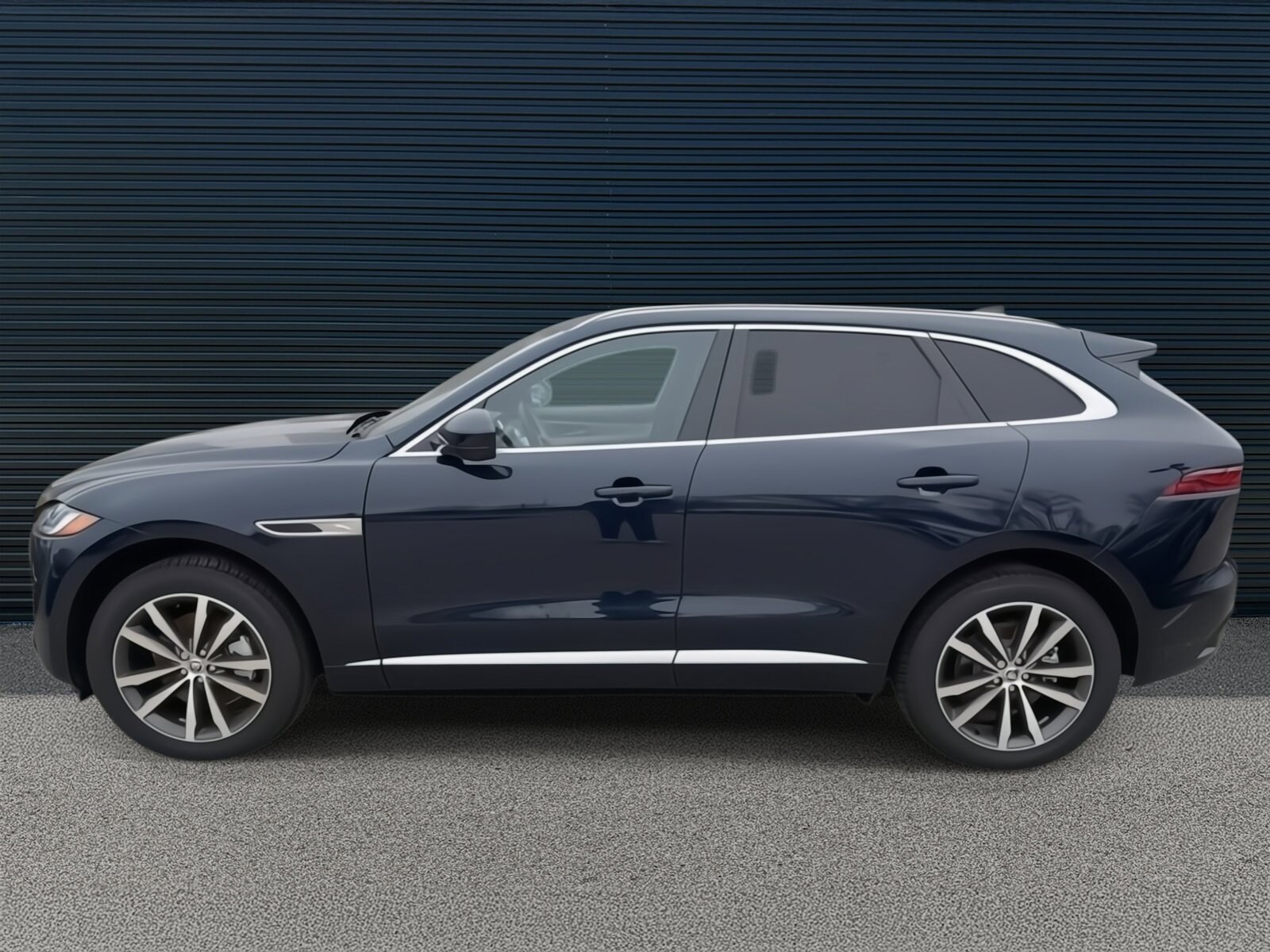 2025 Jaguar F-PACE P250 R-Dynamic S photo 2