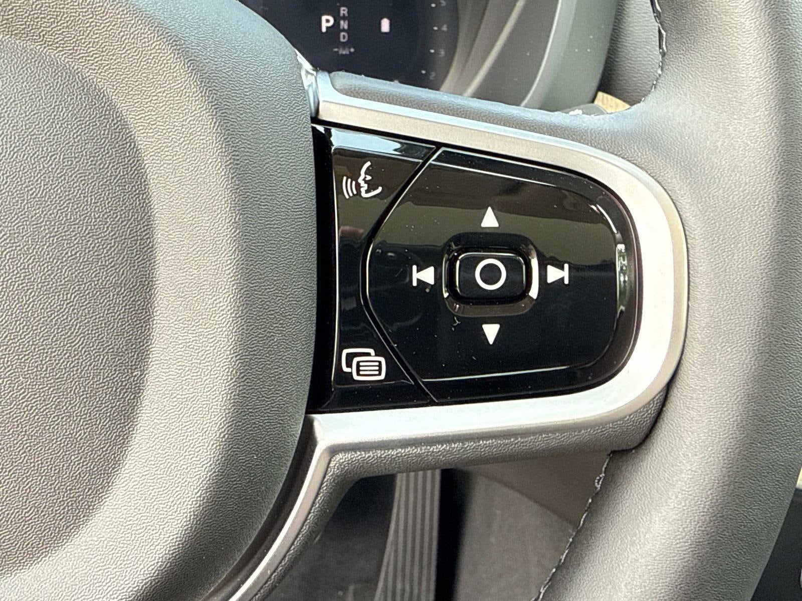 2026 Volvo XC60 Plus - Photo 27