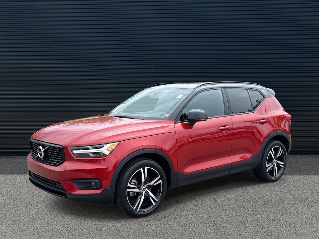 Used 2020 Volvo XC40 T5 R-Design SUV