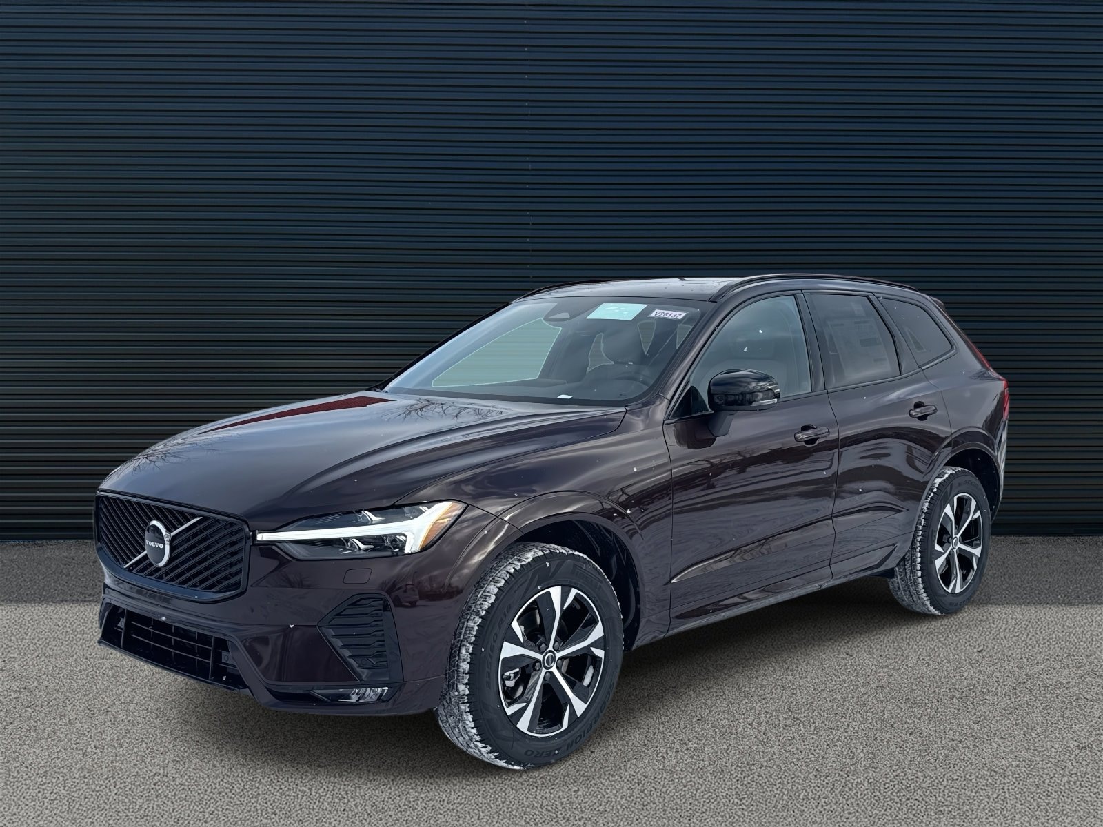 2026 Volvo XC60 Core's photo