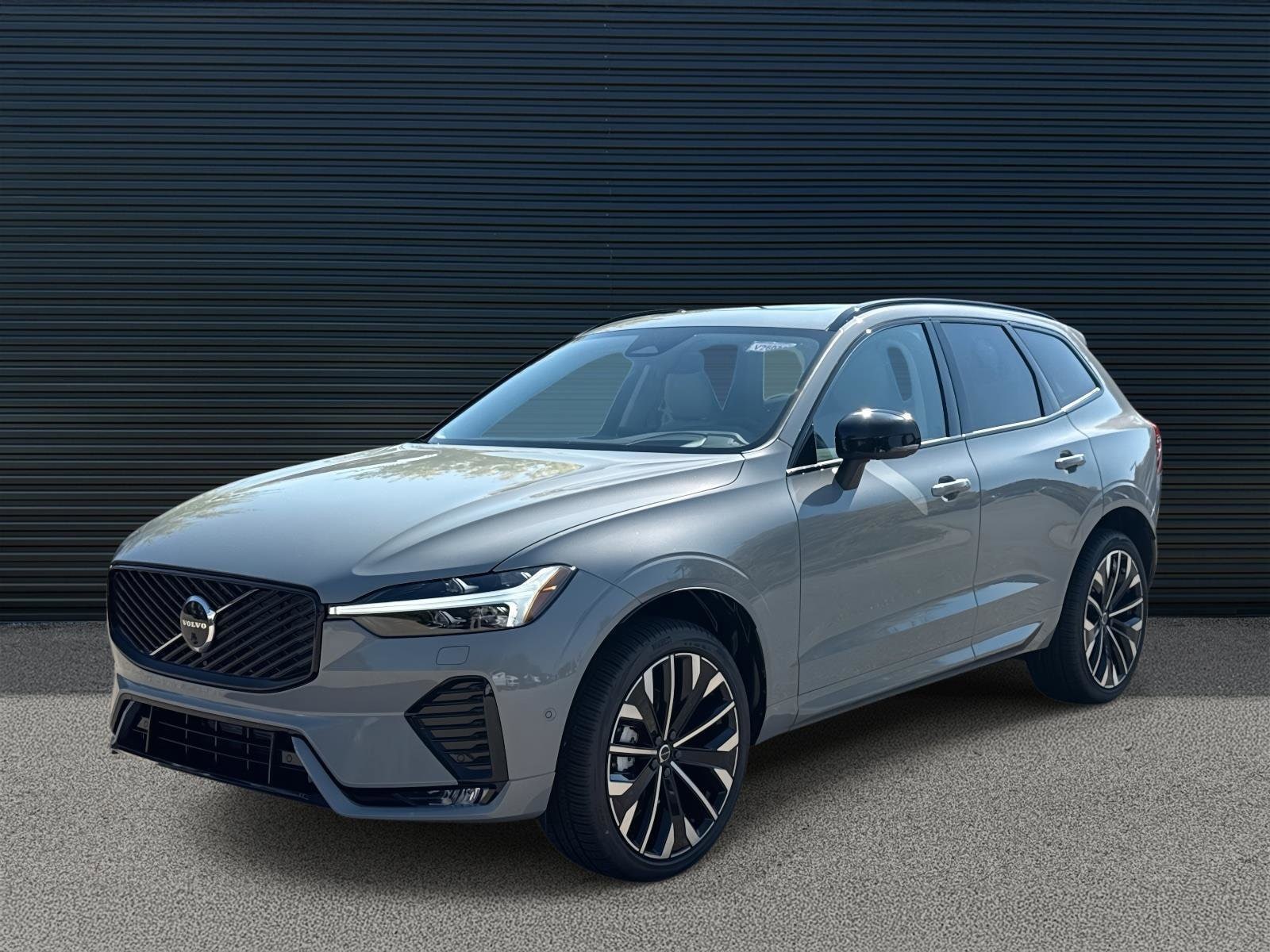 2026 Volvo XC60 Ultra's photo