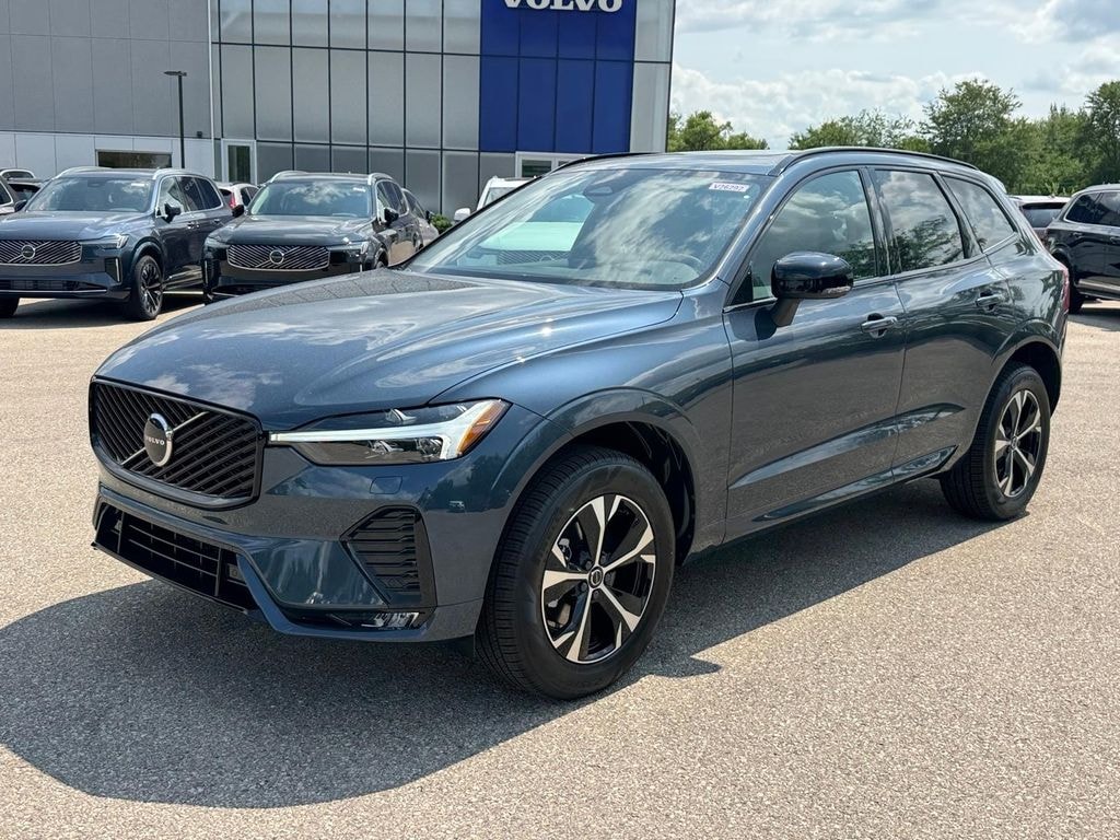 New 2026 Volvo XC60 B5 Core SUV