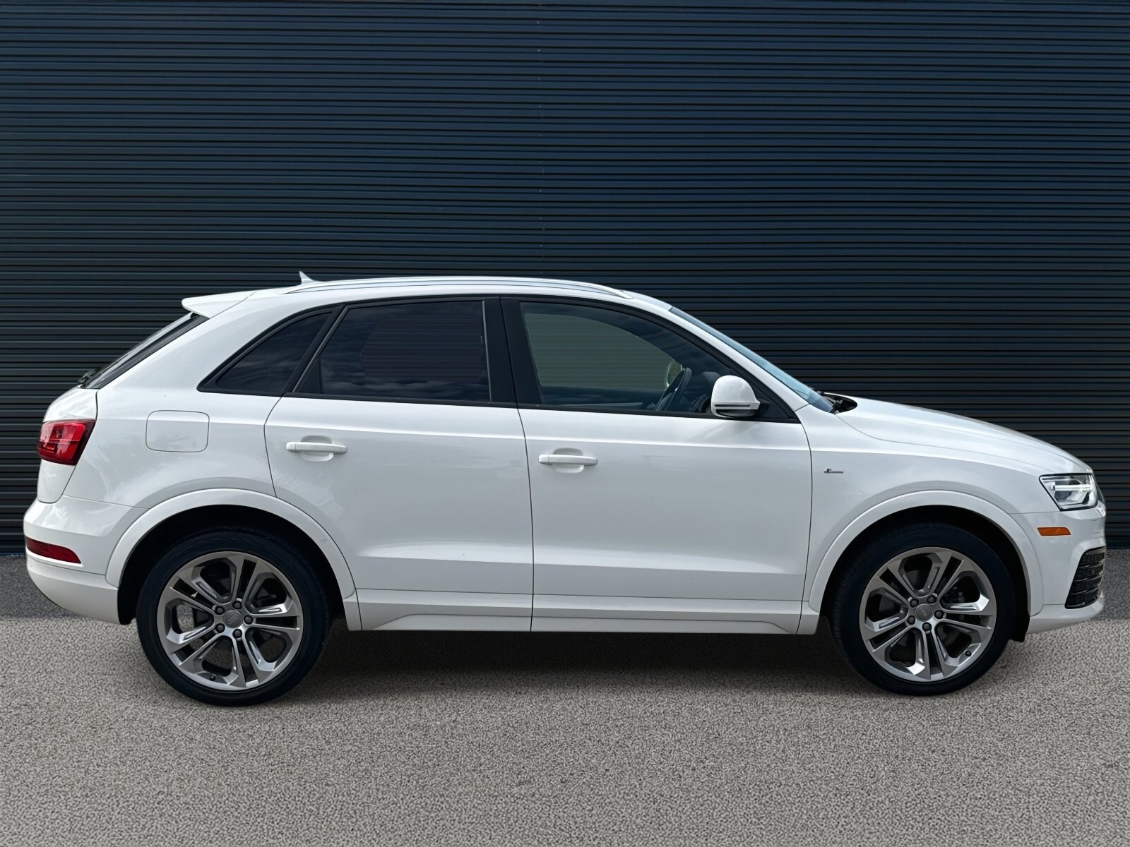 2018 Audi Q3 Premium photo 3