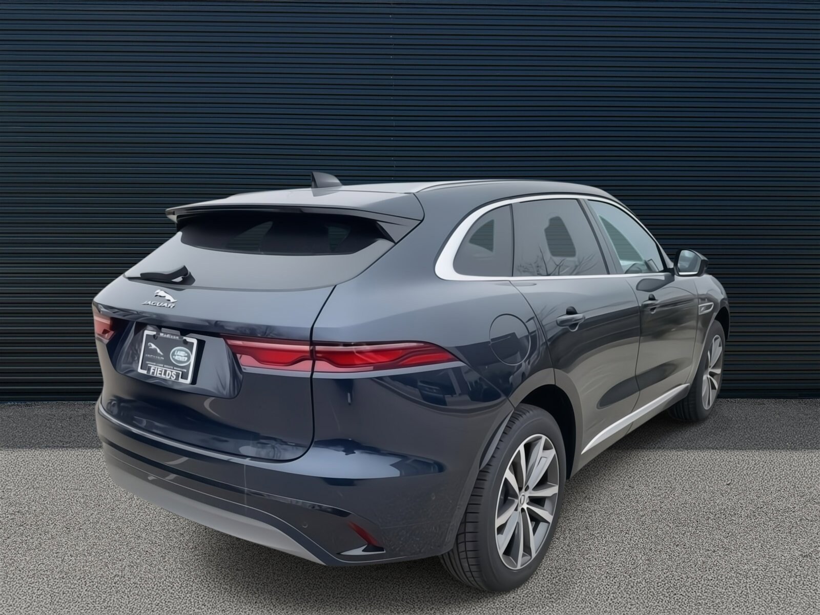 2025 Jaguar F-PACE P250 R-Dynamic S photo 3