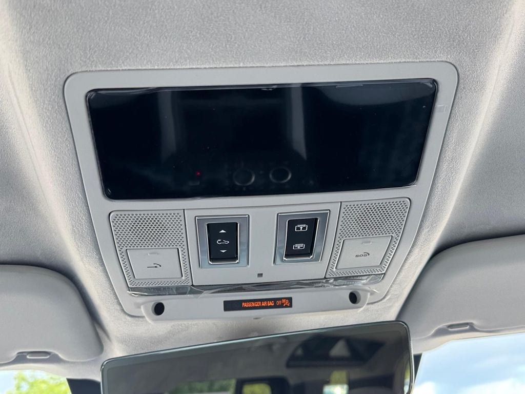 2025 Land Rover Defender V8 - Photo 13