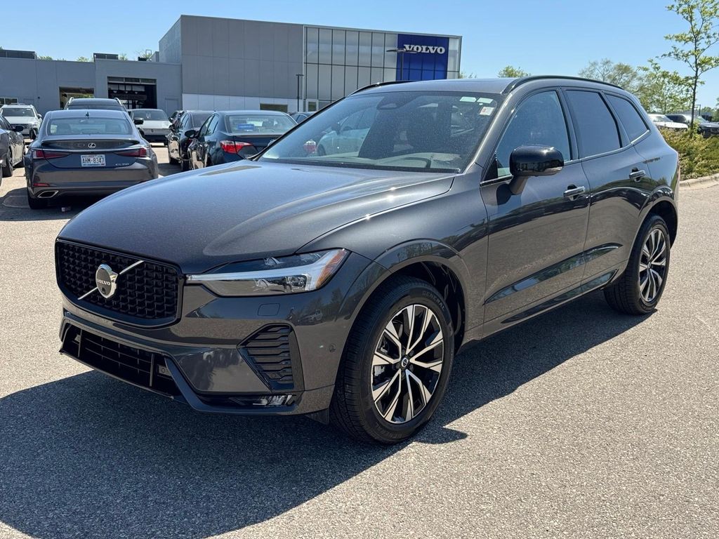 2025 Volvo XC60 B5 Plus Dark AWD's photo
