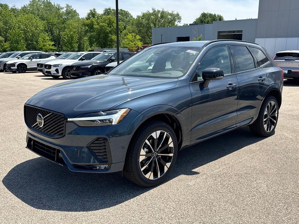 2026 Volvo XC60 B5 Plus Dark AWD's photo
