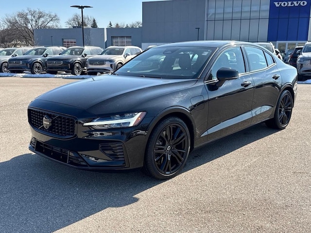 Used 2023 Volvo S60 Recharge Plug-In Hybrid Plus Black Sedan for sale in Madison, WI