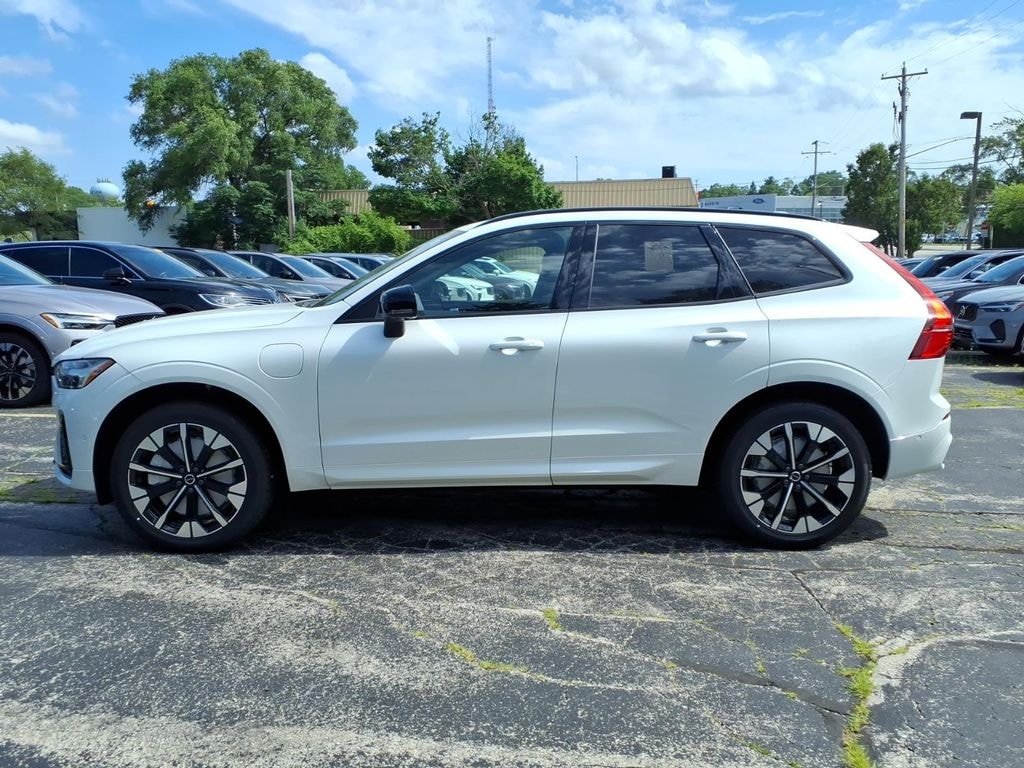 New 2026 Volvo XC60 plug-in hybrid T8 Plus SUV