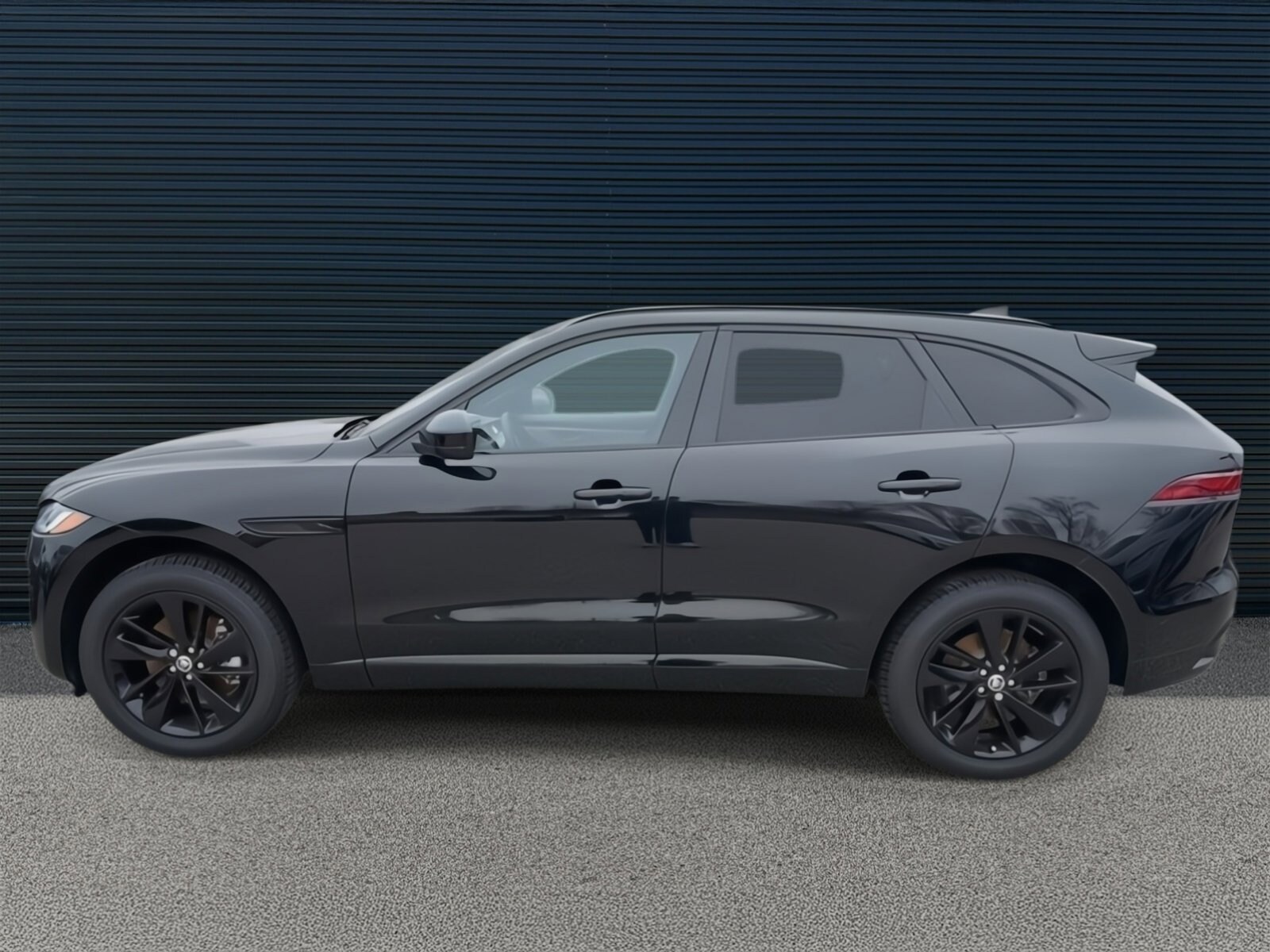2025 Jaguar F-PACE P250 R-Dynamic S photo 2