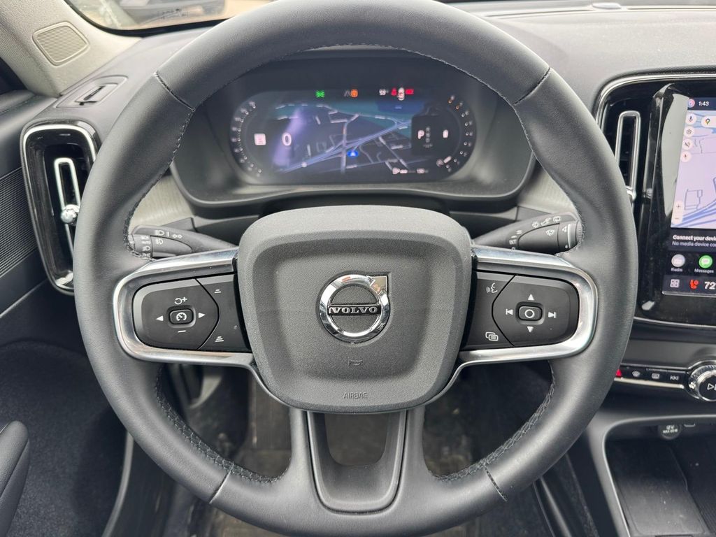 2026 Volvo XC40 Plus - Photo 11